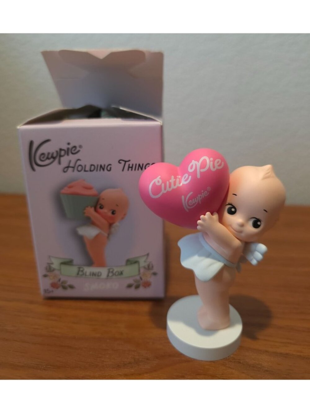 Smoko x Kewpie Holding Things KEWPIE HOLDS A HEART 3" Figure - OPEN BOX NEW